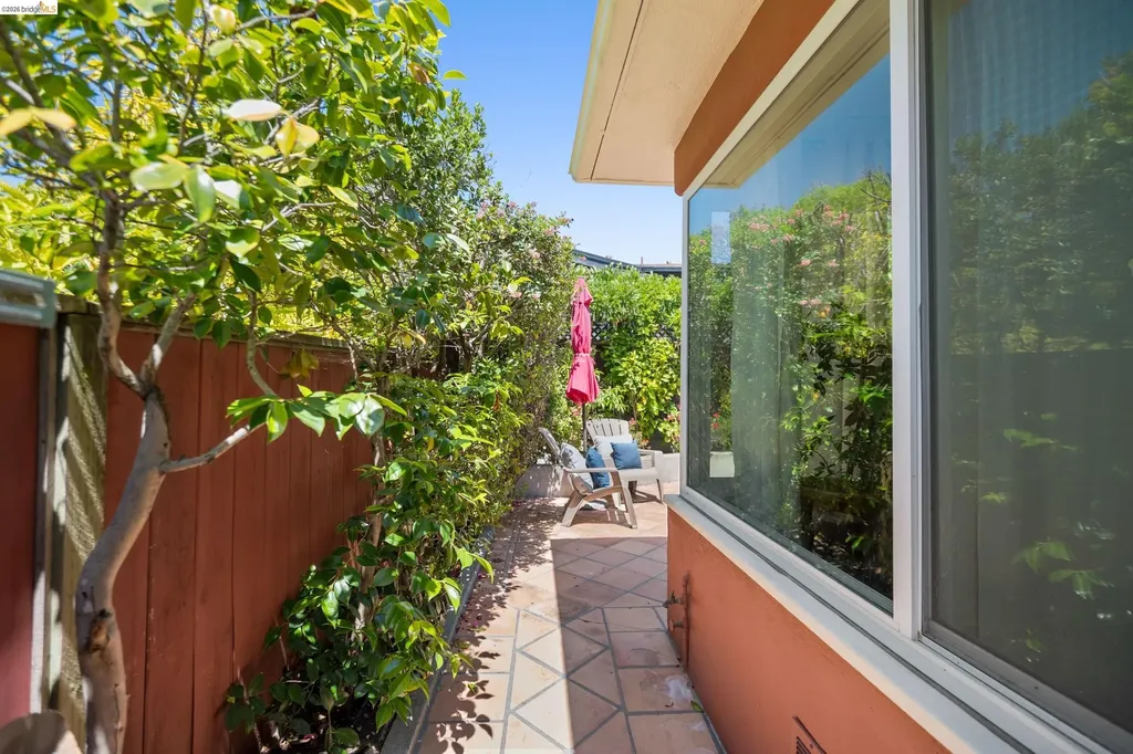 908 Prospect Avenue Oakland CA 94610