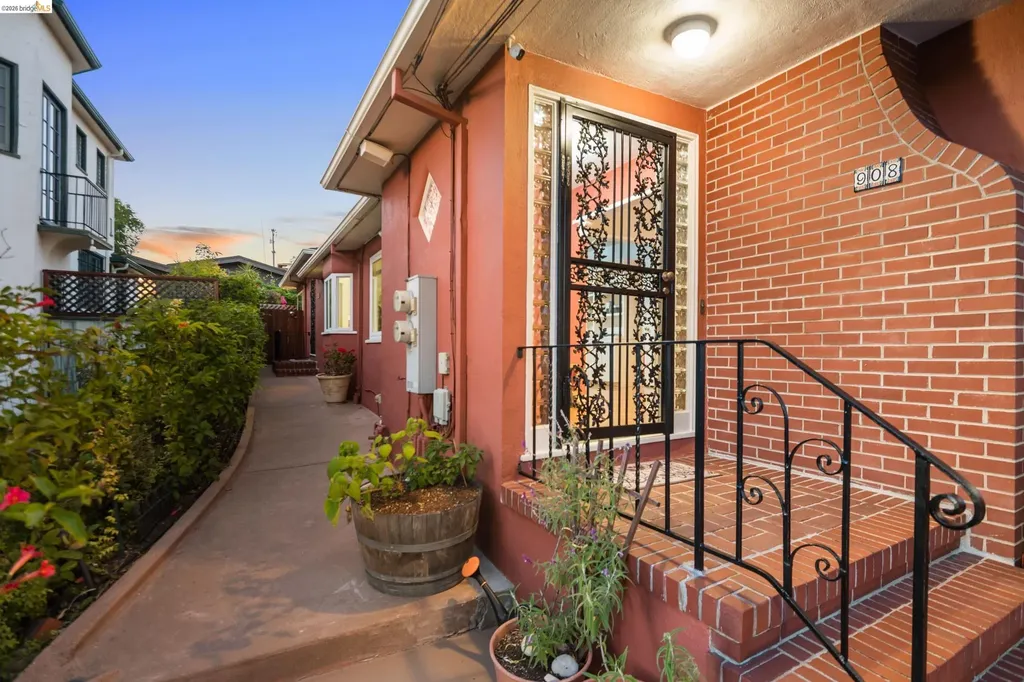 908 Prospect Avenue Oakland CA 94610