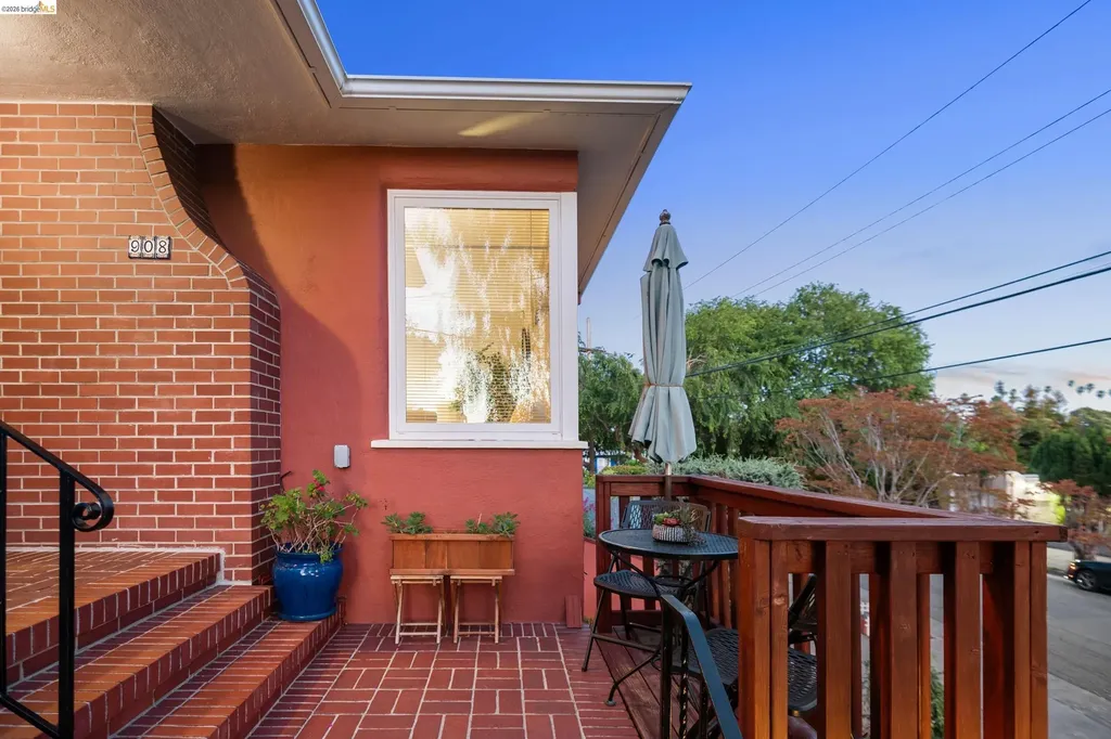 908 Prospect Avenue Oakland CA 94610