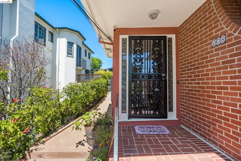 908 Prospect Avenue Oakland CA 94610