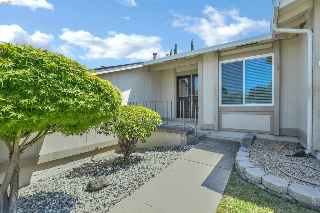 2411 Los Prados Way Antioch CA 94509