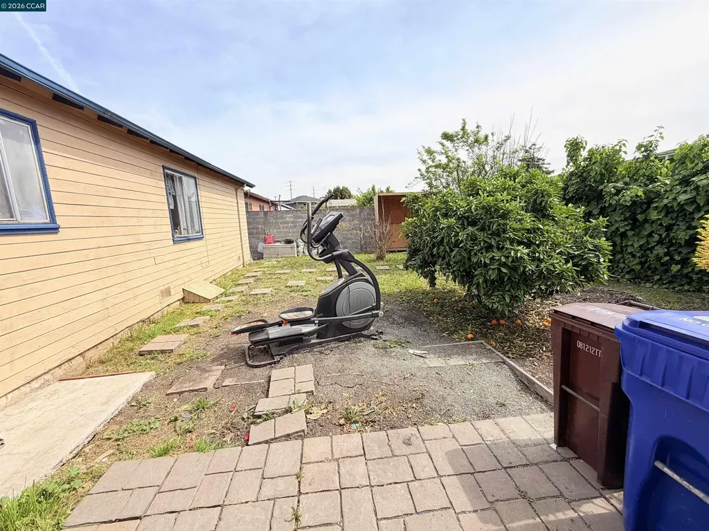 238 Fitzpatrick Road Oakland CA 94603