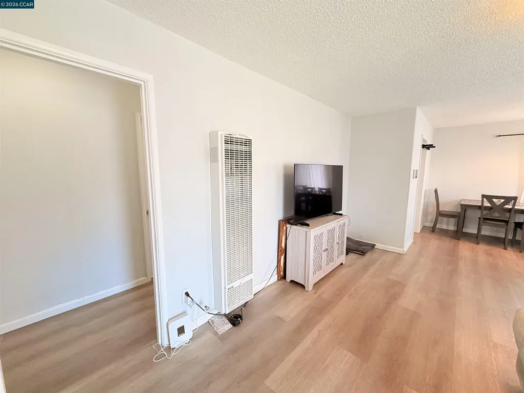 238 Fitzpatrick Road Oakland CA 94603