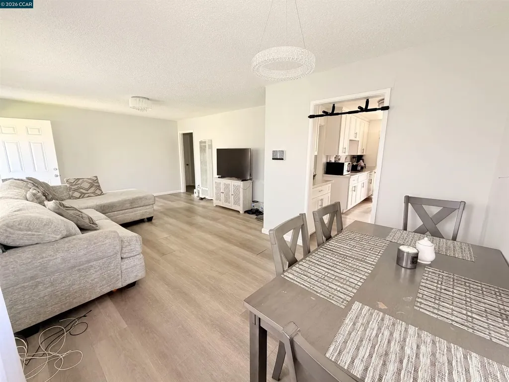 238 Fitzpatrick Road Oakland CA 94603