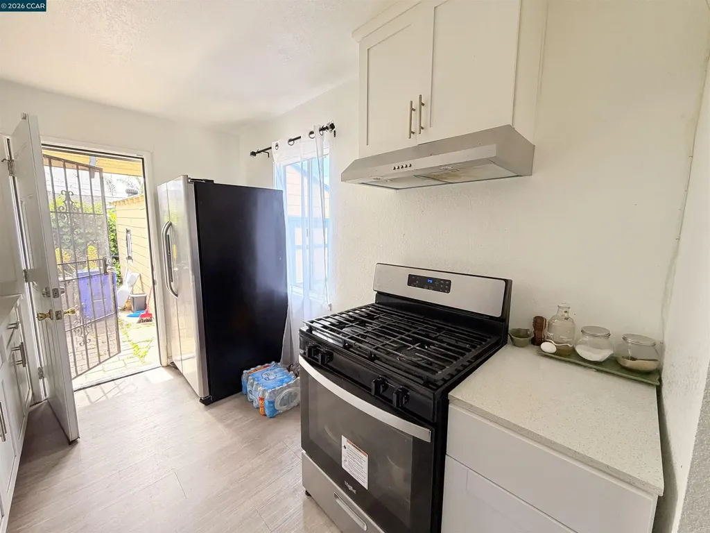 238 Fitzpatrick Road Oakland CA 94603
