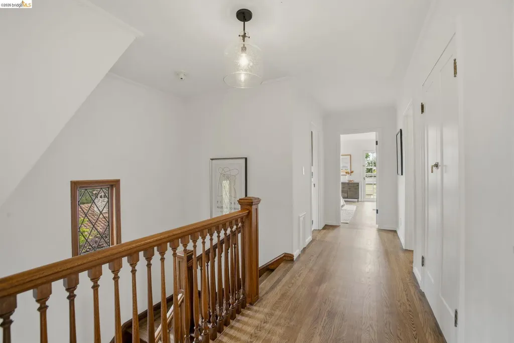 1087 Hubert Road Oakland CA 94610
