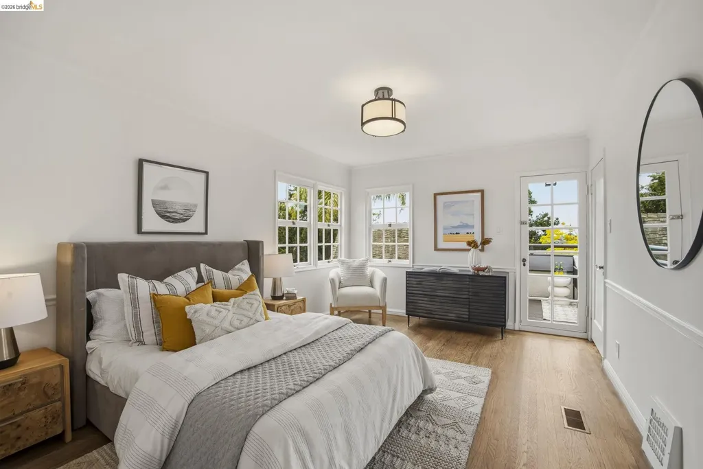 1087 Hubert Road Oakland CA 94610
