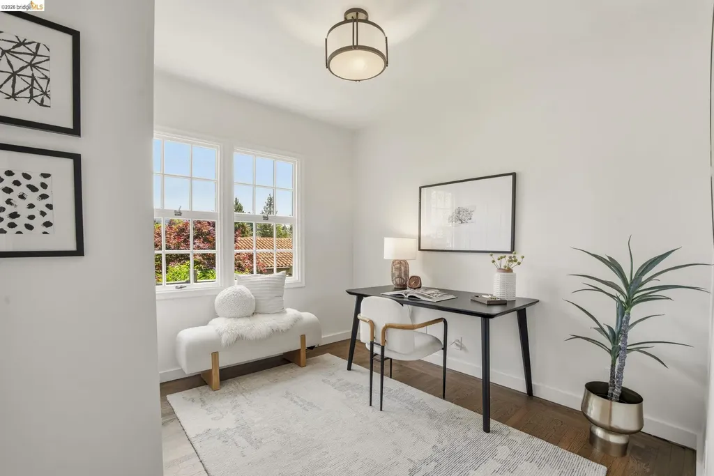 1087 Hubert Road Oakland CA 94610