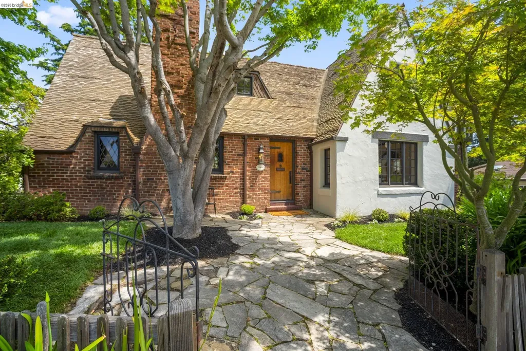 1087 Hubert Road Oakland CA 94610