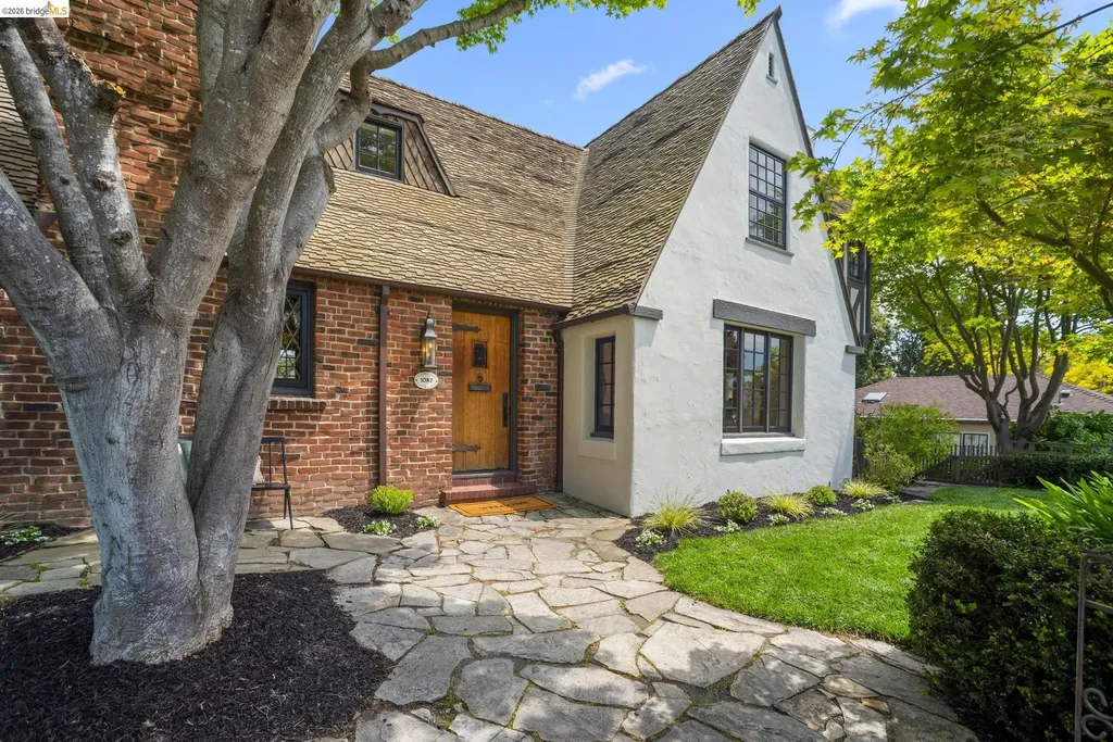 1087 Hubert Road Oakland CA 94610
