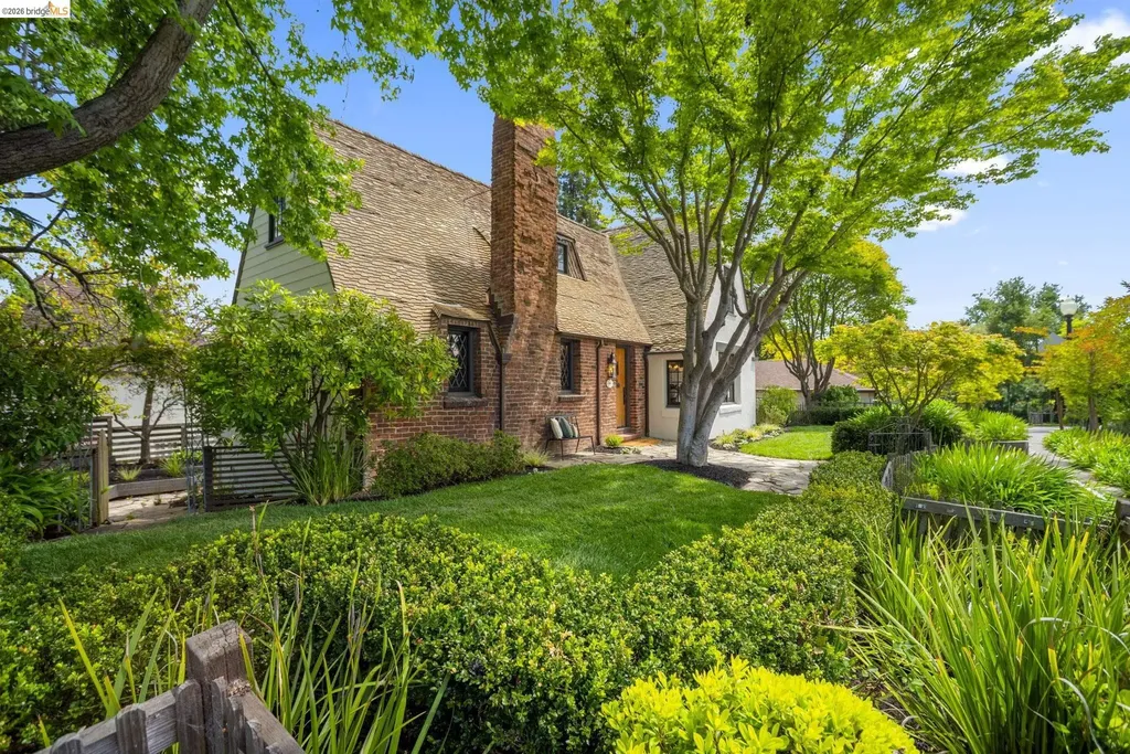 1087 Hubert Road Oakland CA 94610
