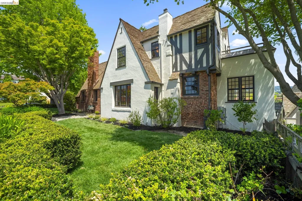 1087 Hubert Road Oakland CA 94610