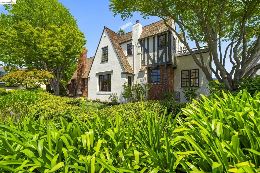 1087 Hubert Road Oakland CA 94610