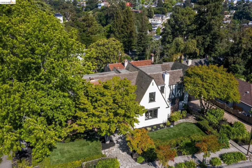 1087 Hubert Road Oakland CA 94610