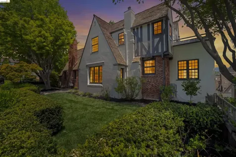 1087 Hubert Road Oakland CA 94610