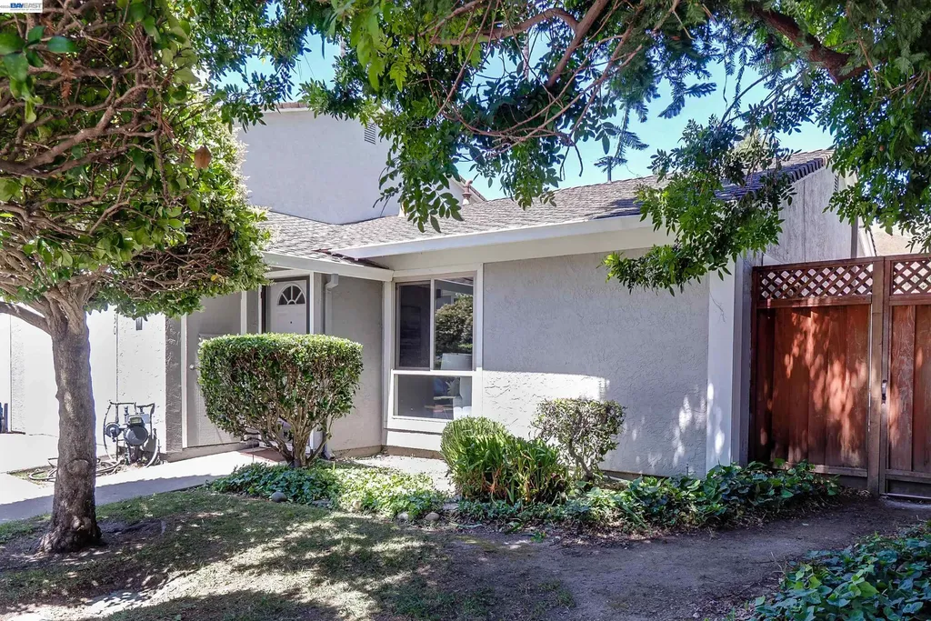 40130 Santa Teresa Common Fremont CA 94539