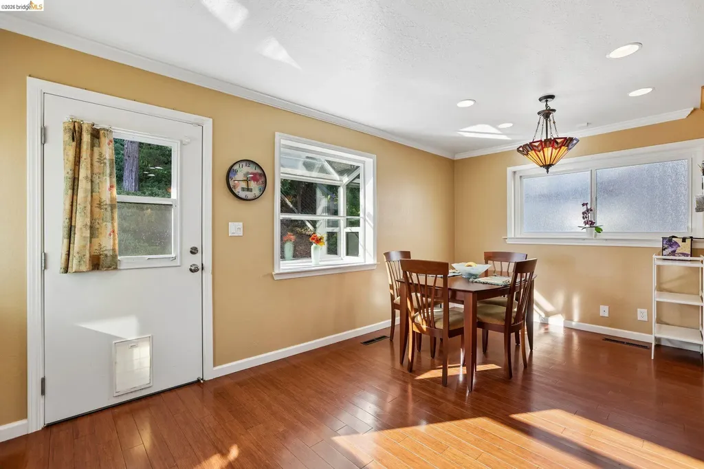85 Edgemont Way Oakland CA 94605