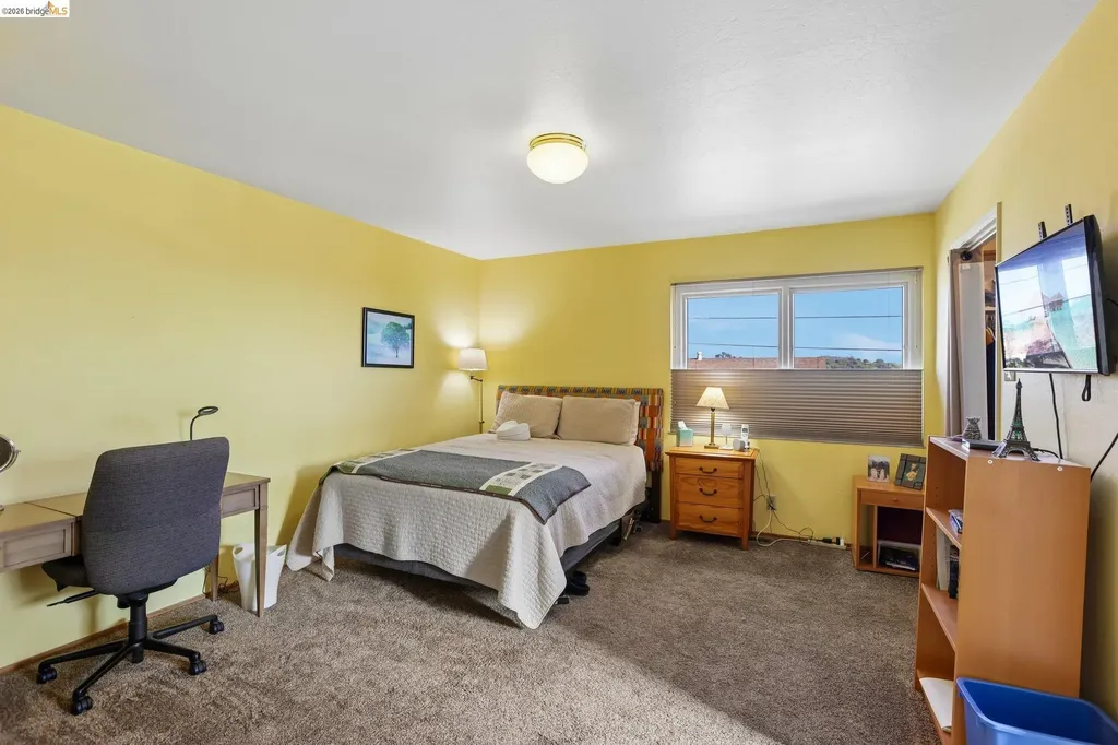 85 Edgemont Way Oakland CA 94605