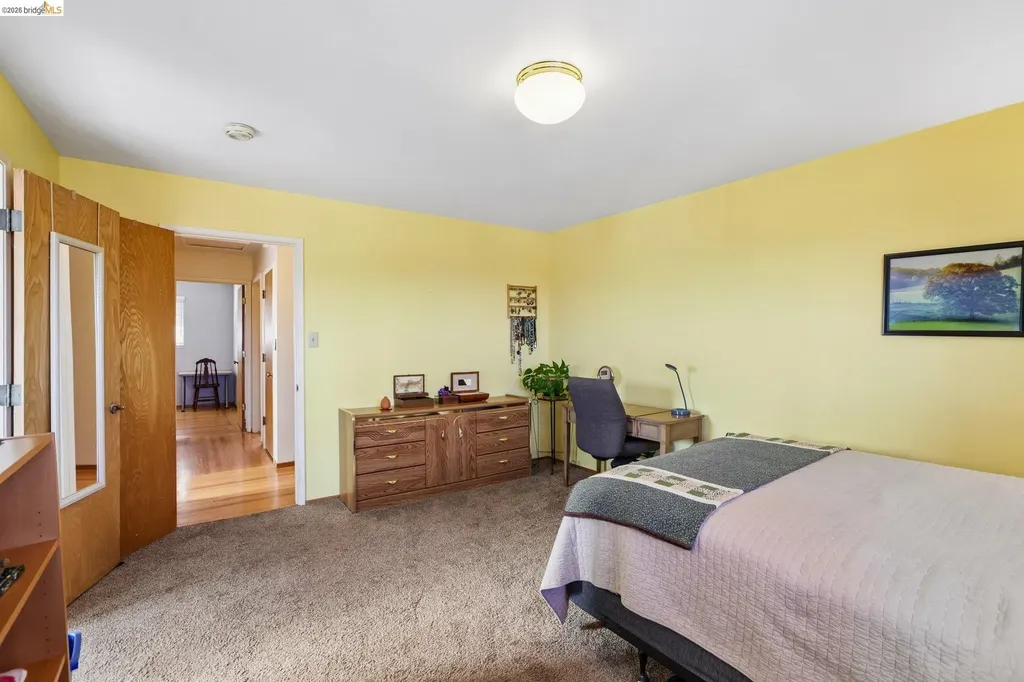 85 Edgemont Way Oakland CA 94605