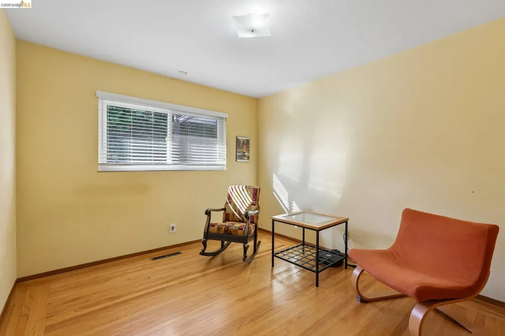 85 Edgemont Way Oakland CA 94605