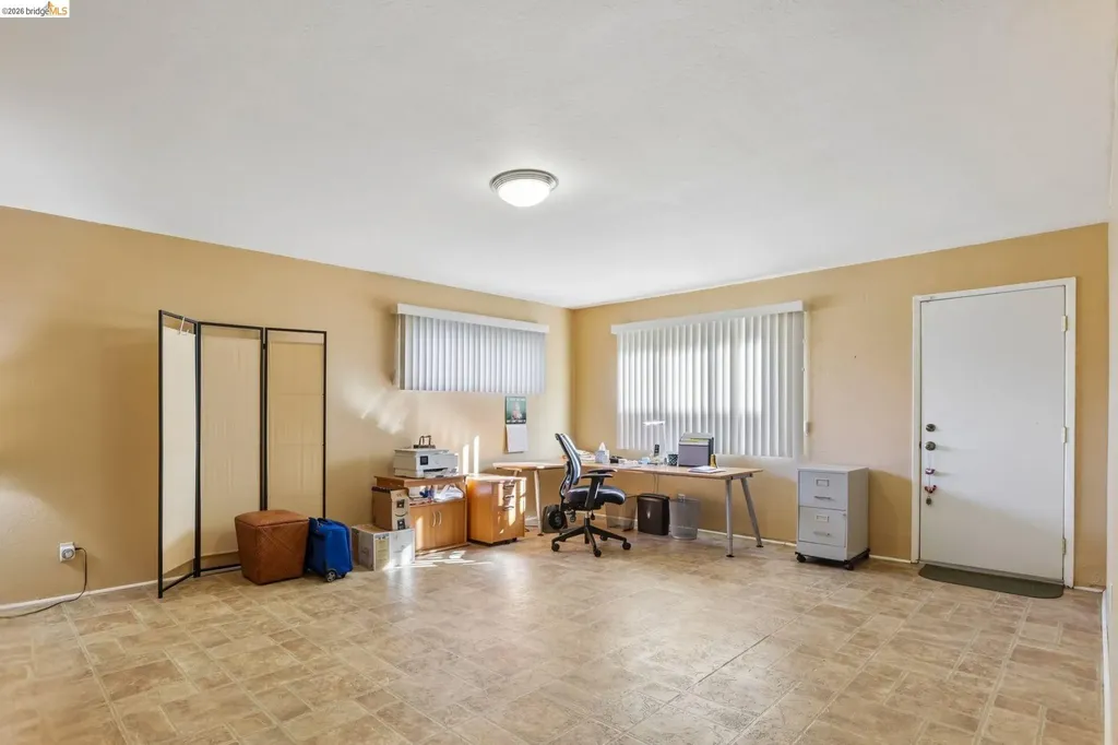 85 Edgemont Way Oakland CA 94605