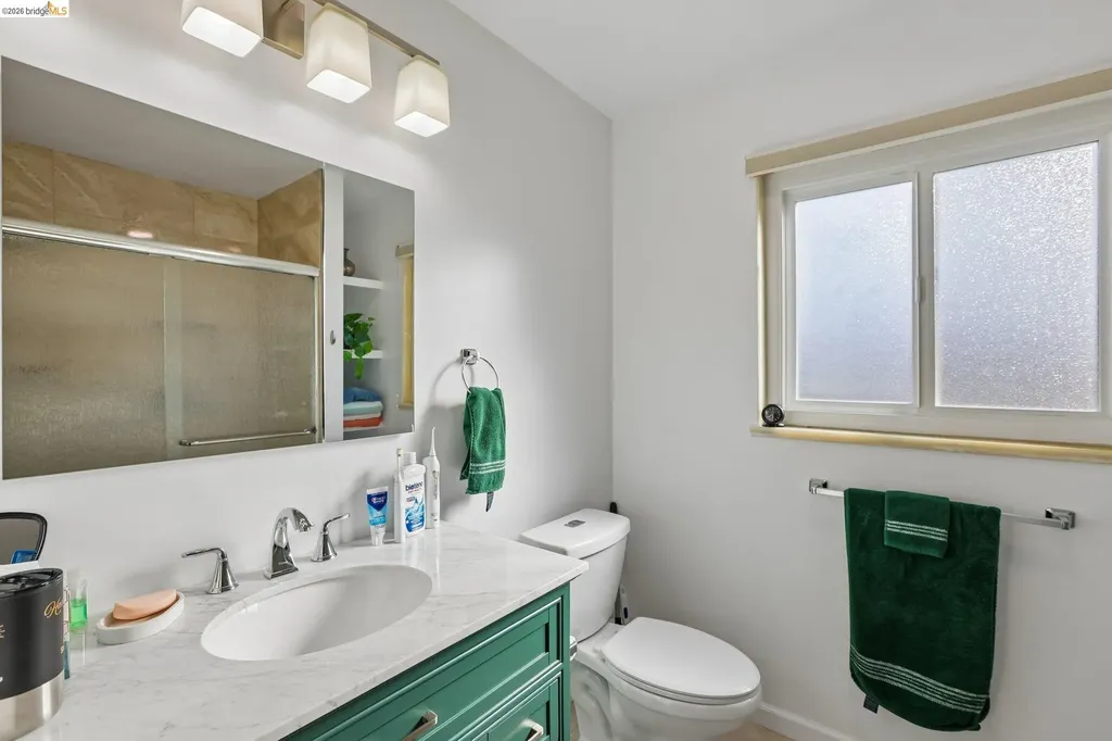 85 Edgemont Way Oakland CA 94605