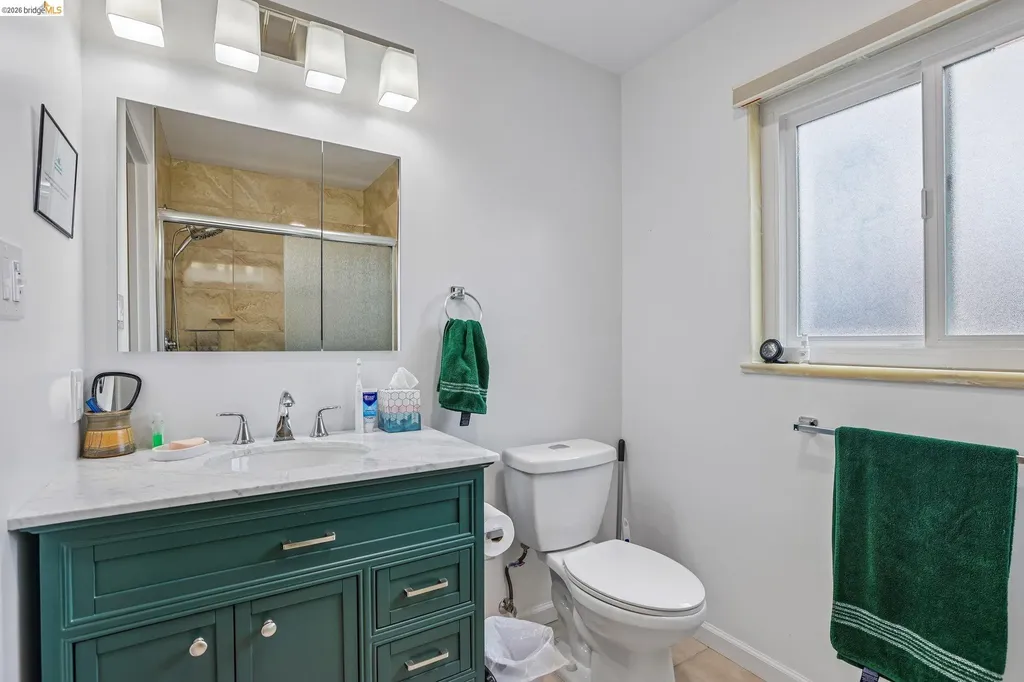 85 Edgemont Way Oakland CA 94605
