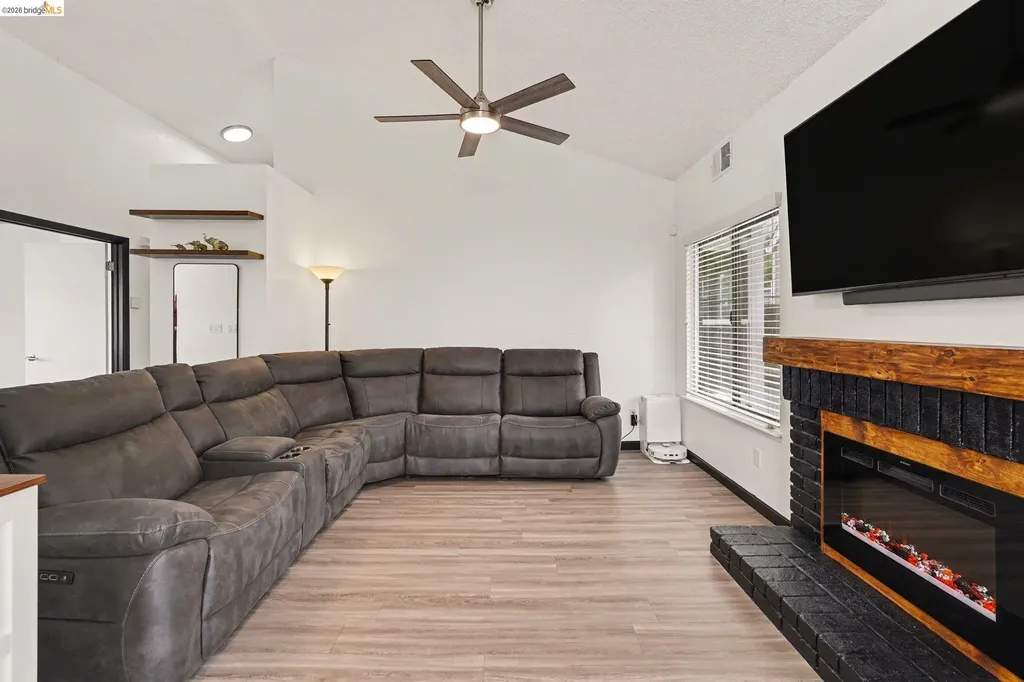 1649 Somerset Place Antioch CA 94509
