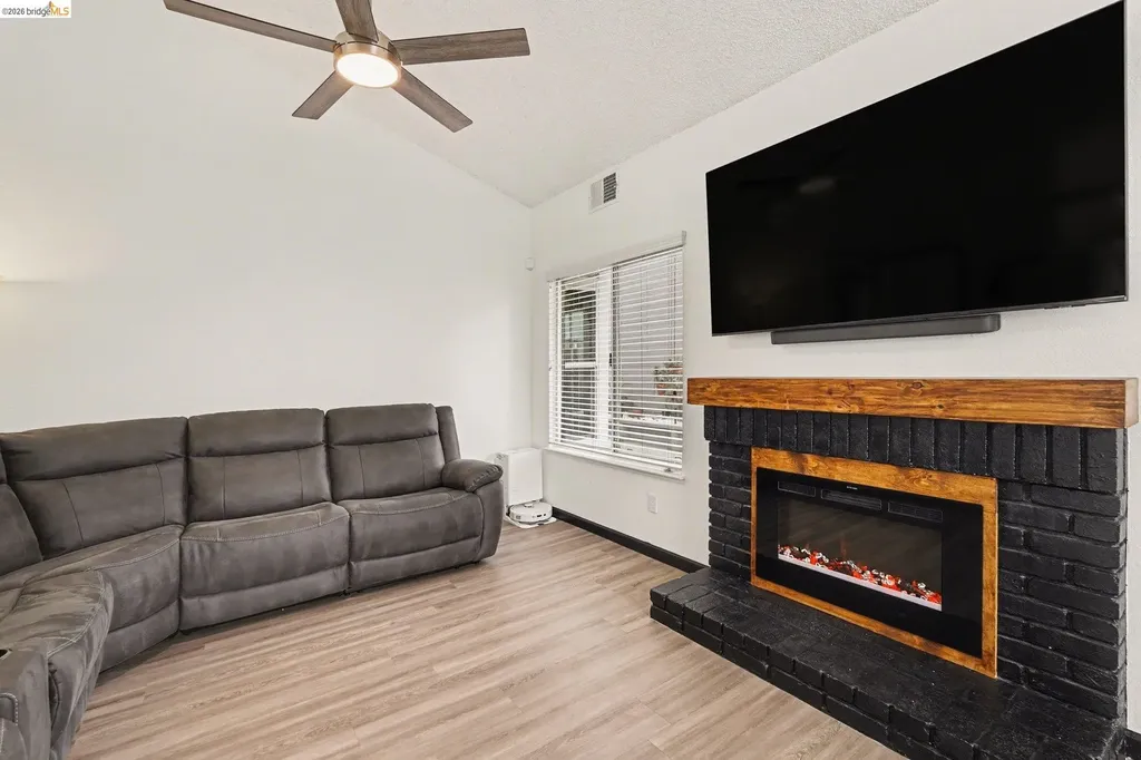 1649 Somerset Place Antioch CA 94509