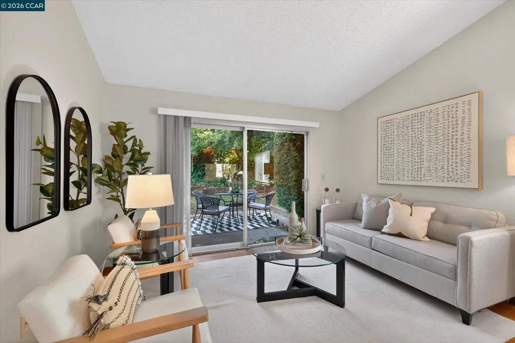 1040 Village Oaks Martinez CA 94553