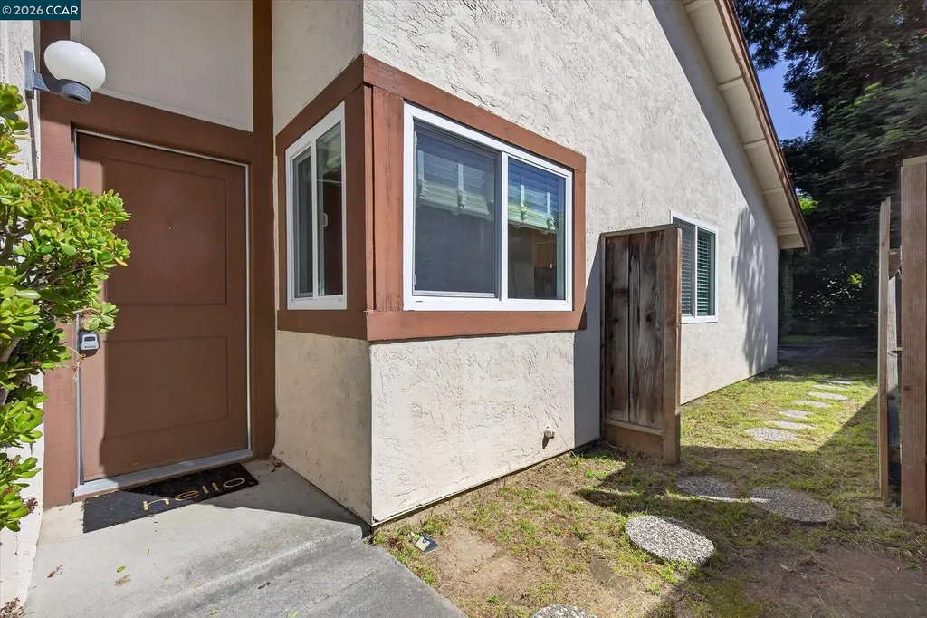 1040 Village Oaks Martinez CA 94553