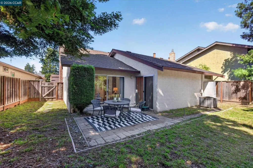 1040 Village Oaks Martinez CA 94553