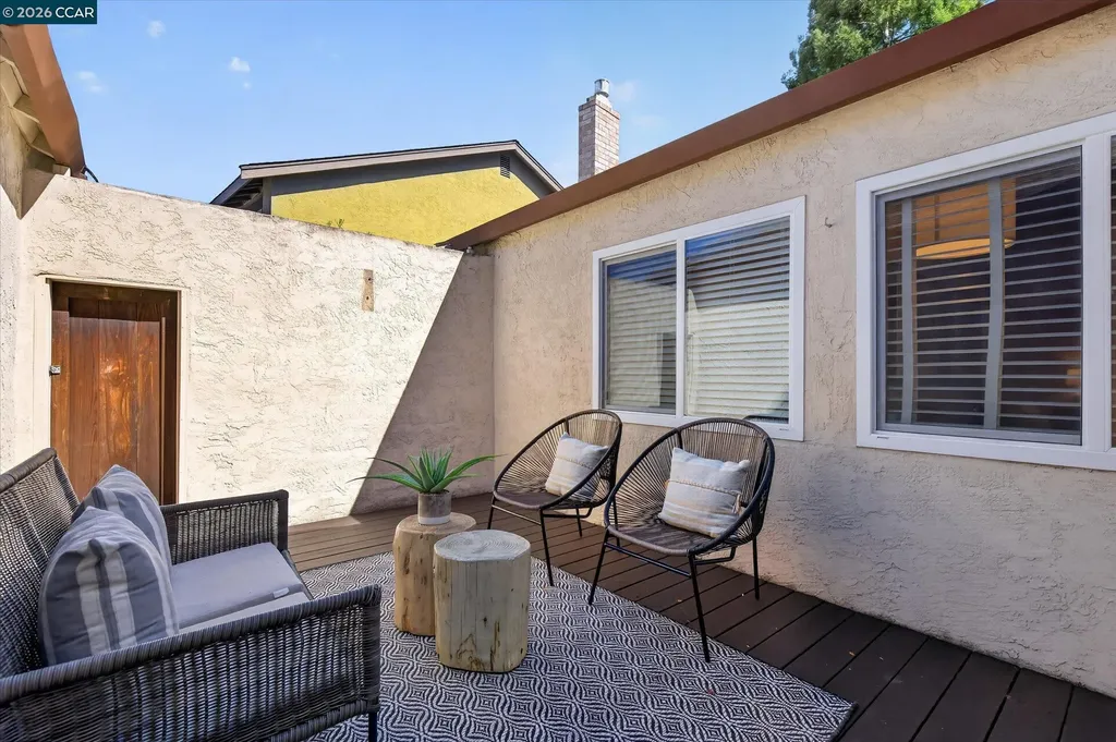 1040 Village Oaks Martinez CA 94553