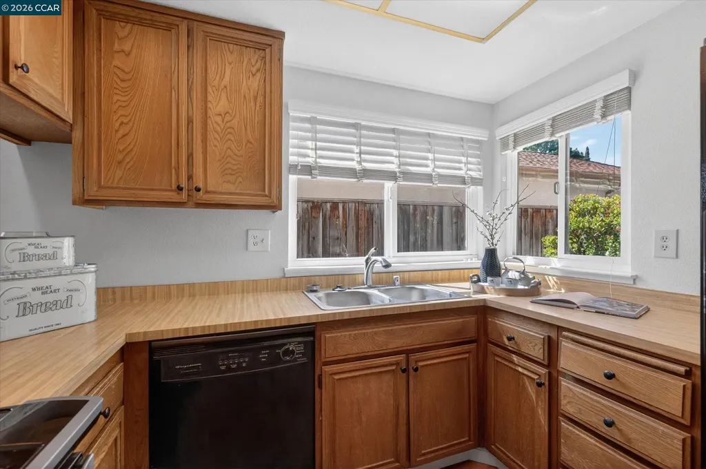 1040 Village Oaks Martinez CA 94553