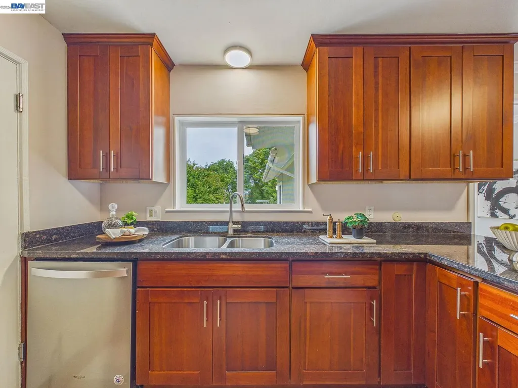 1943 Regello Court San Pablo CA 94806