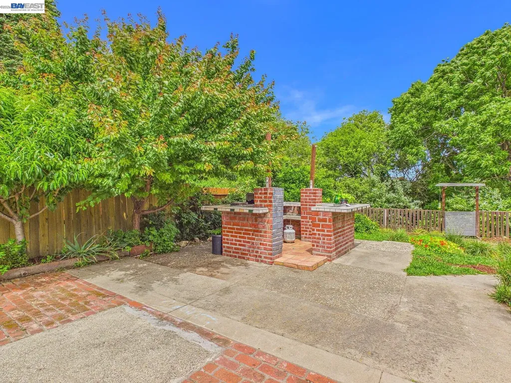 1943 Regello Court San Pablo CA 94806
