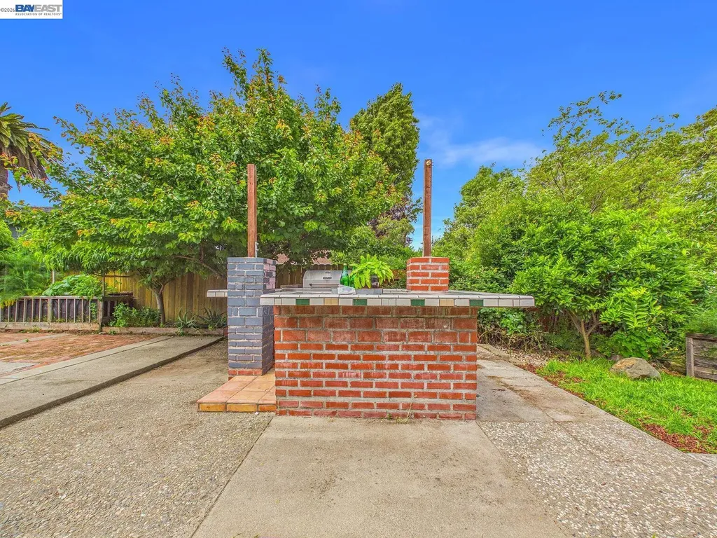 1943 Regello Court San Pablo CA 94806