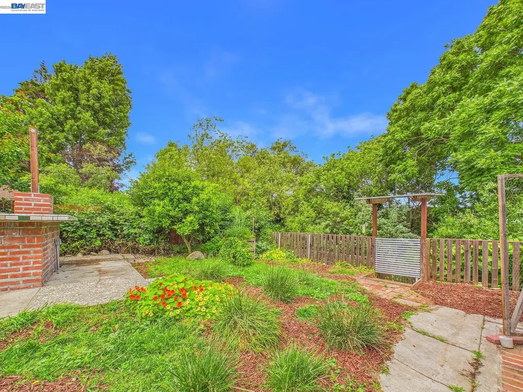 1943 Regello Court San Pablo CA 94806
