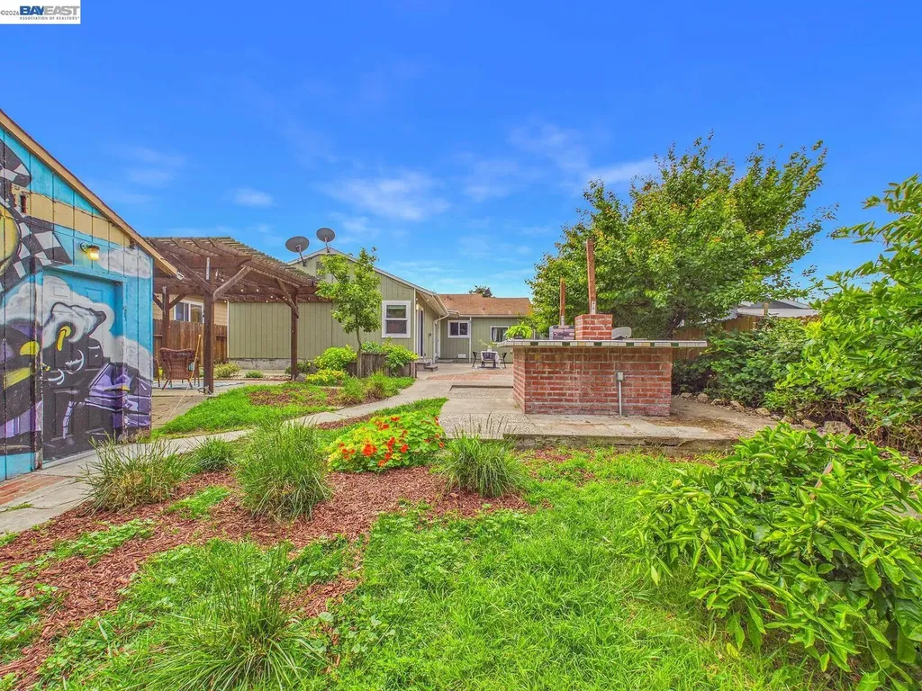 1943 Regello Court San Pablo CA 94806