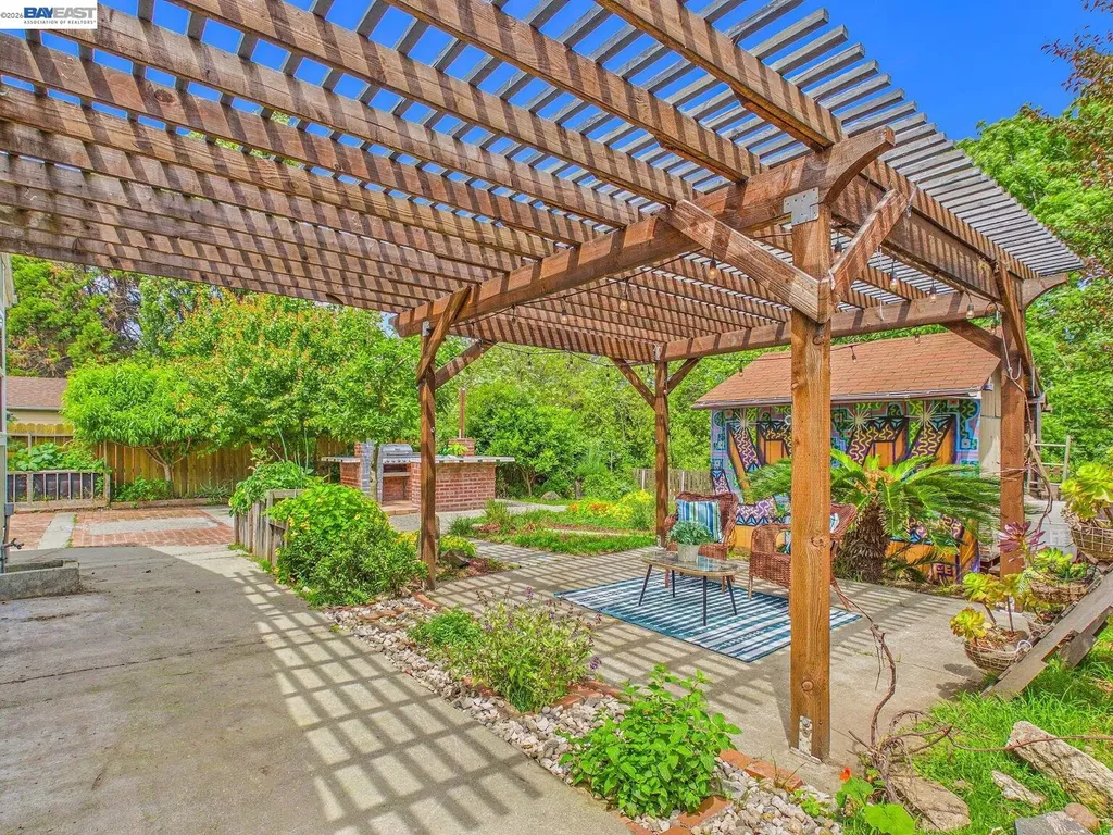 1943 Regello Court San Pablo CA 94806