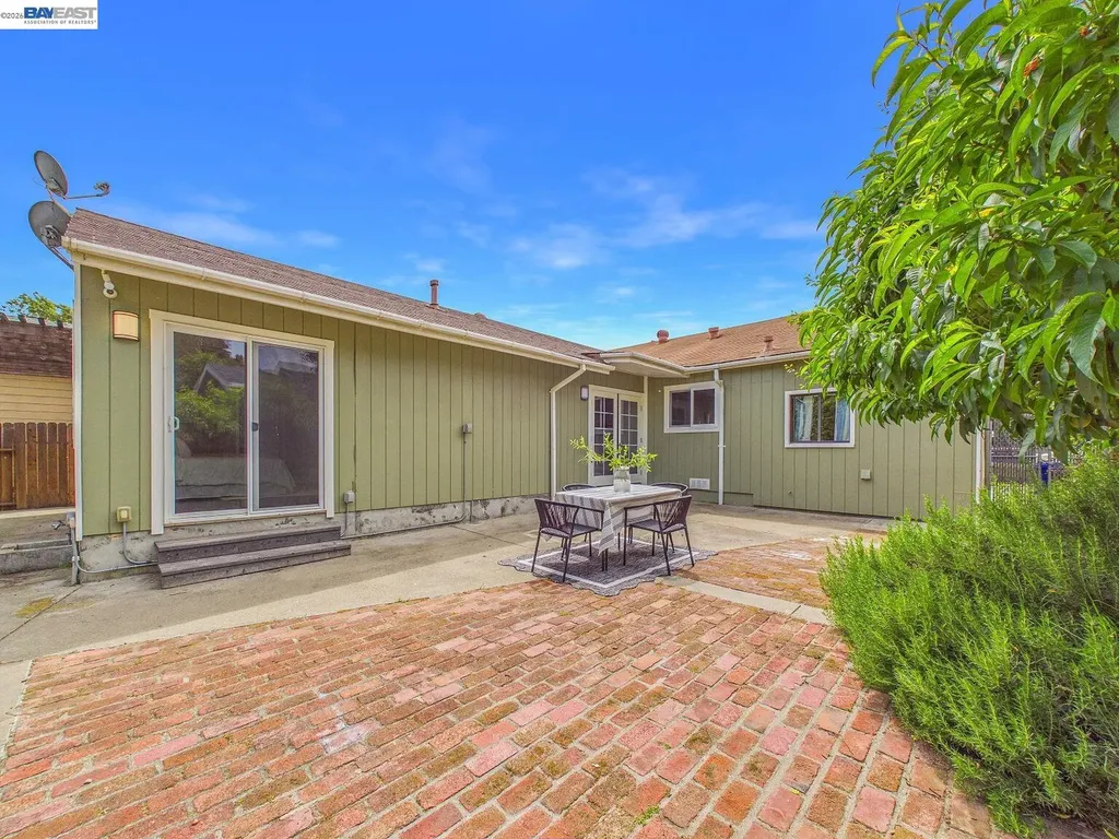 1943 Regello Court San Pablo CA 94806