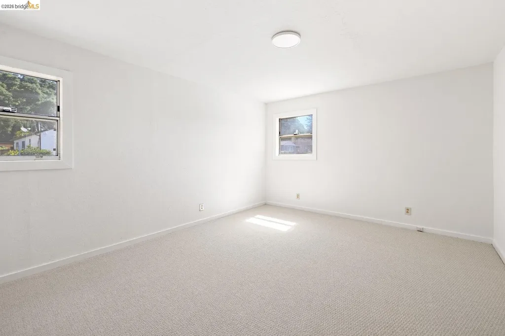 3986 Delmont Avenue Oakland CA 94605