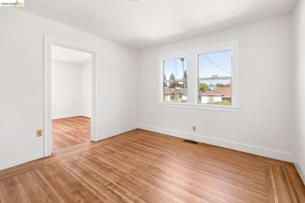 3986 Delmont Avenue Oakland CA 94605