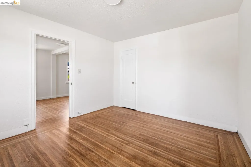 3986 Delmont Avenue Oakland CA 94605