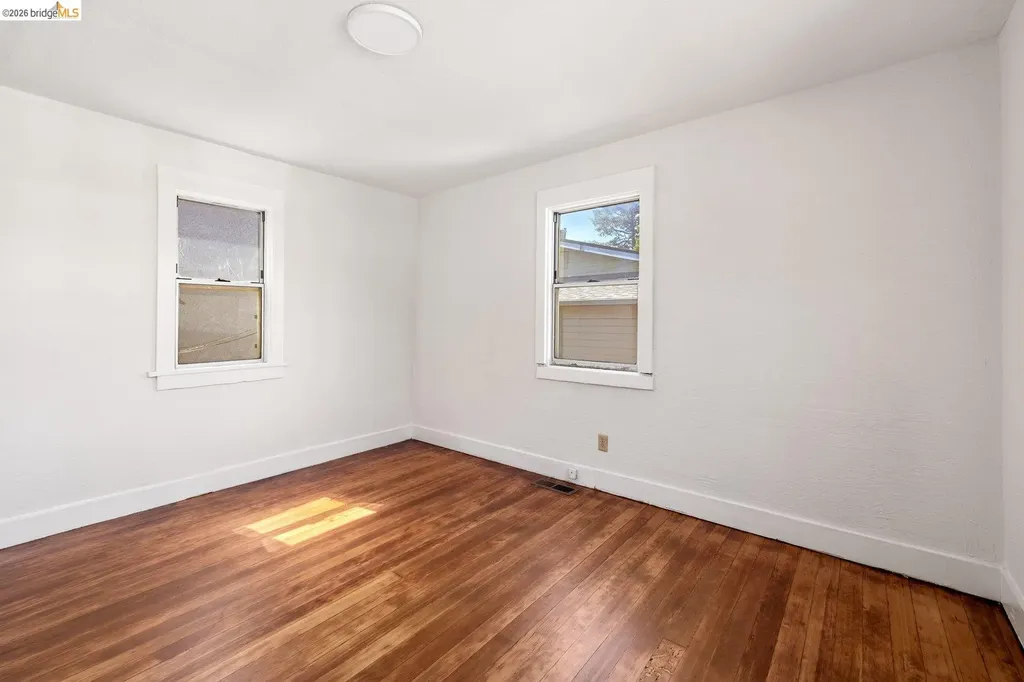 3986 Delmont Avenue Oakland CA 94605