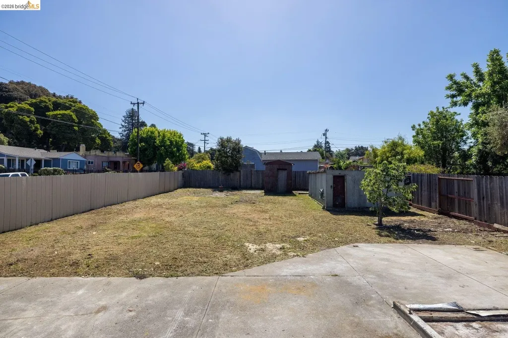 3986 Delmont Avenue Oakland CA 94605