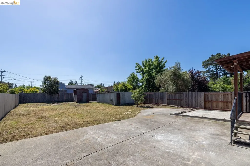 3986 Delmont Avenue Oakland CA 94605