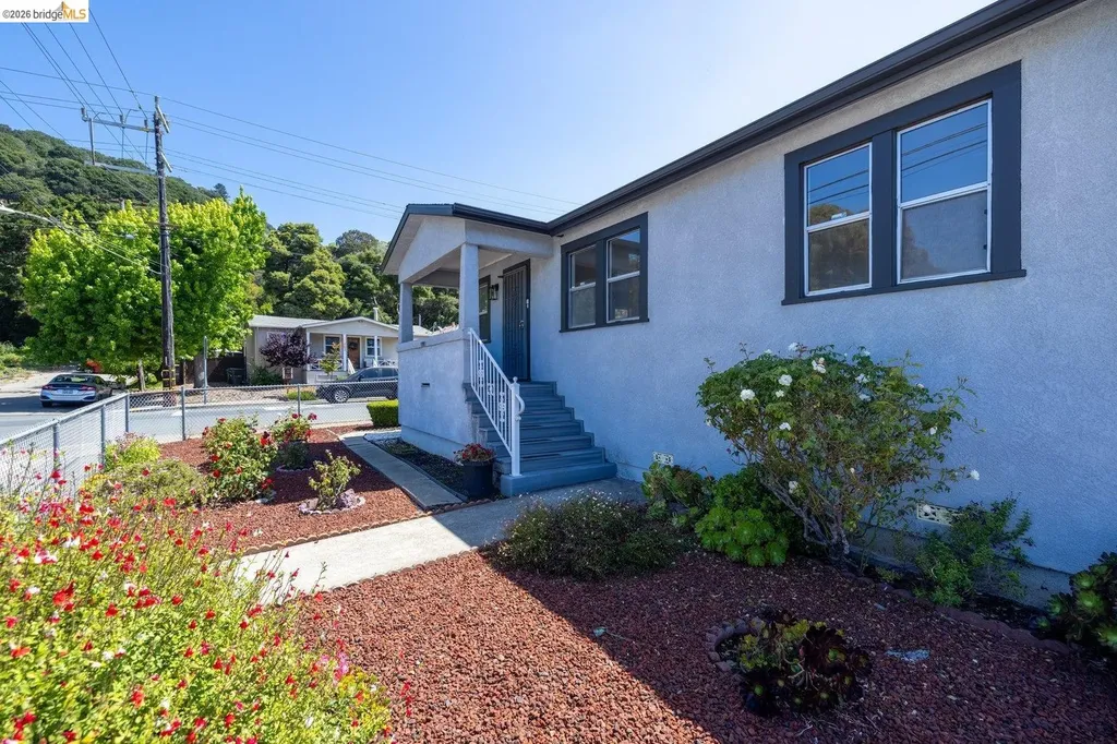 3986 Delmont Avenue Oakland CA 94605
