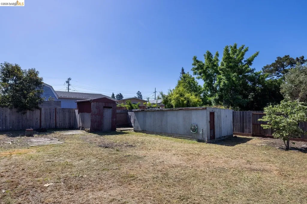 3986 Delmont Avenue Oakland CA 94605