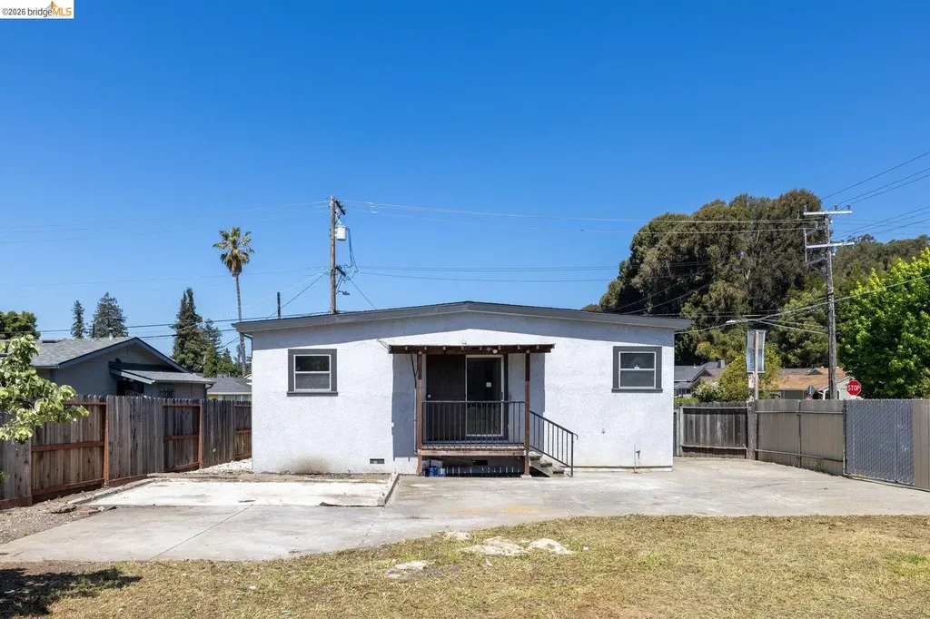3986 Delmont Avenue Oakland CA 94605